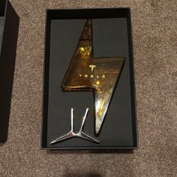 Tesla, tequila lightning bottle+stand+box (collectors, Edition Empty)