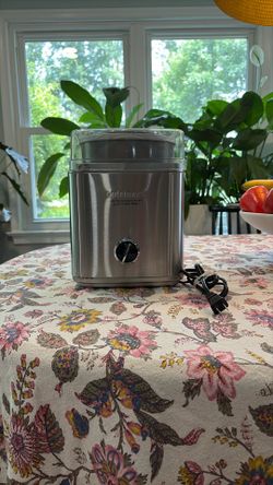 Quisinart Ice cream Maker 1 1/2 Quart