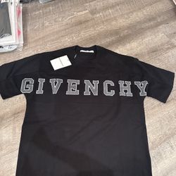 GIVENCHY - T Shirt 