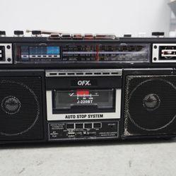 Supersonic® Retro Bluetooth® Cassette/AM/FM/Shortwave Boom Box, SC-3201BT