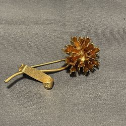 Gold Tone Flower Brooch Very Elegant And Delicate- 