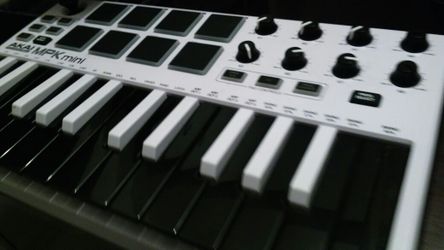 Akai pro mini 2