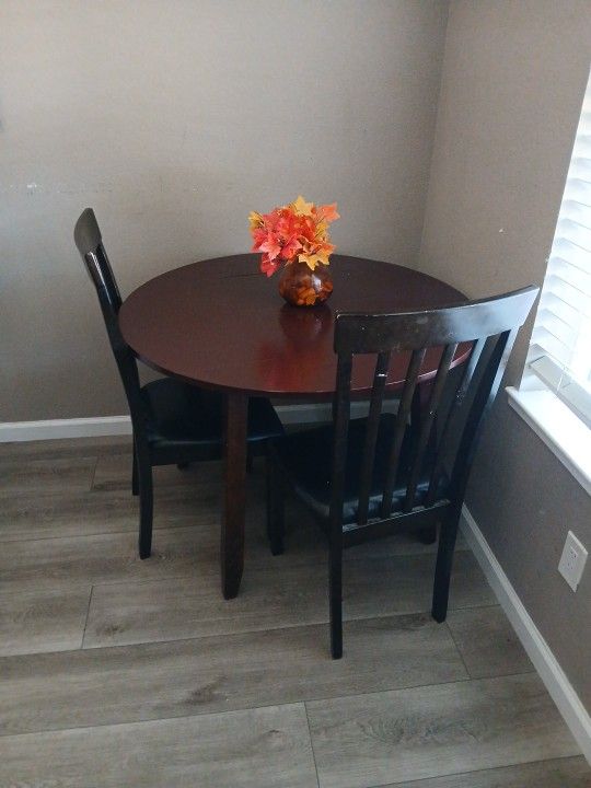 ESPRESSO ROUND TABLE W 2 CHAIRS