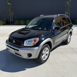 2005 Toyota RAV4 S