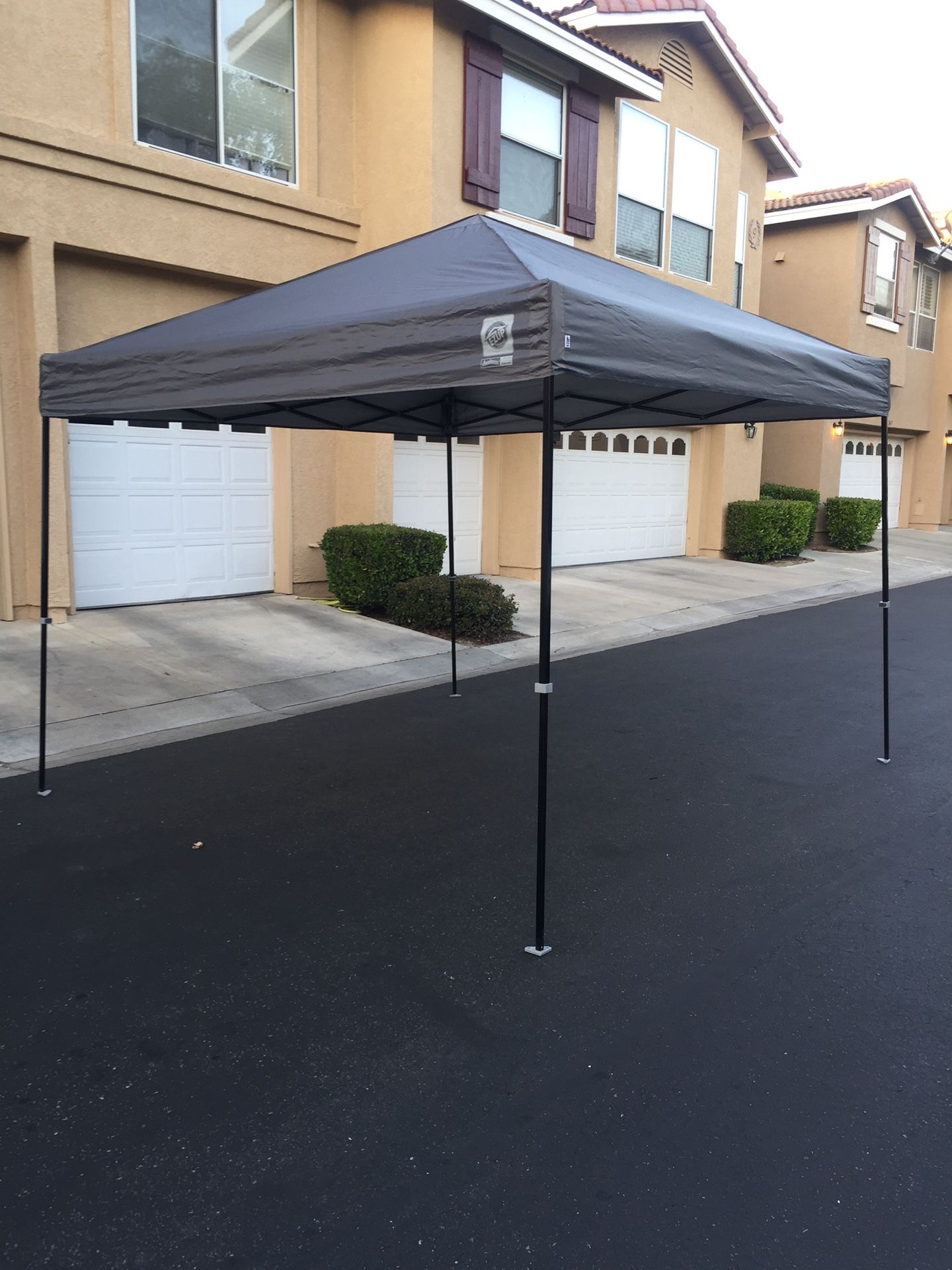 Ez Up Brand Canopy 10x10 Straight Leg Jamboree Model, Included Carrying Bag !!