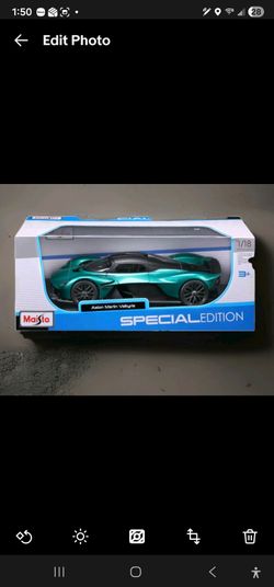ASTON MARTIN VALKYRIE METALLIC GREEN 1/18 DIECAST MODEL CAR BY MAISTO 31465 