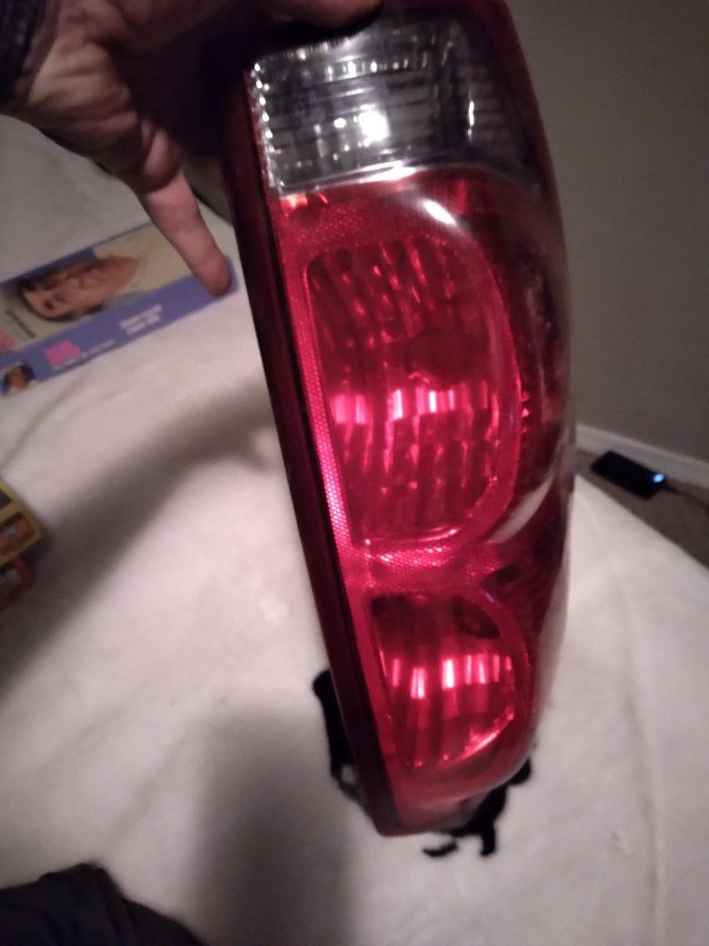 2004 Chevy Avalanche Taillight