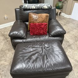 Black Sofa With Foot Rest PLEASE READ BELOW