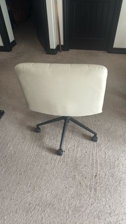 Oversized Faux Leather Office Chair with Wheels