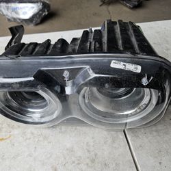 Challenger Left Driver  Headlight Oem  15 To 23 Halogen  Damaged 
