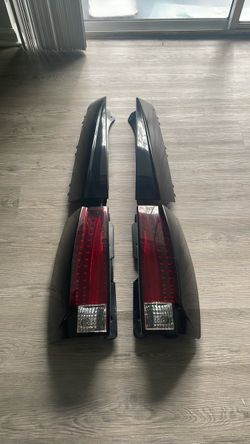 Cadillac Escalade Tail Lights Set Left and Right