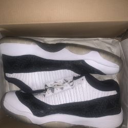 Jordan 11s