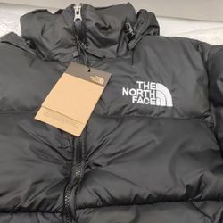 The North Face 700 Black Puffer Coat- Large