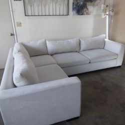 Free Delivery White sectional Couch 🛋
