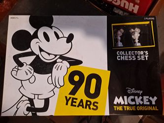 90 Disney Chess Collectors Set