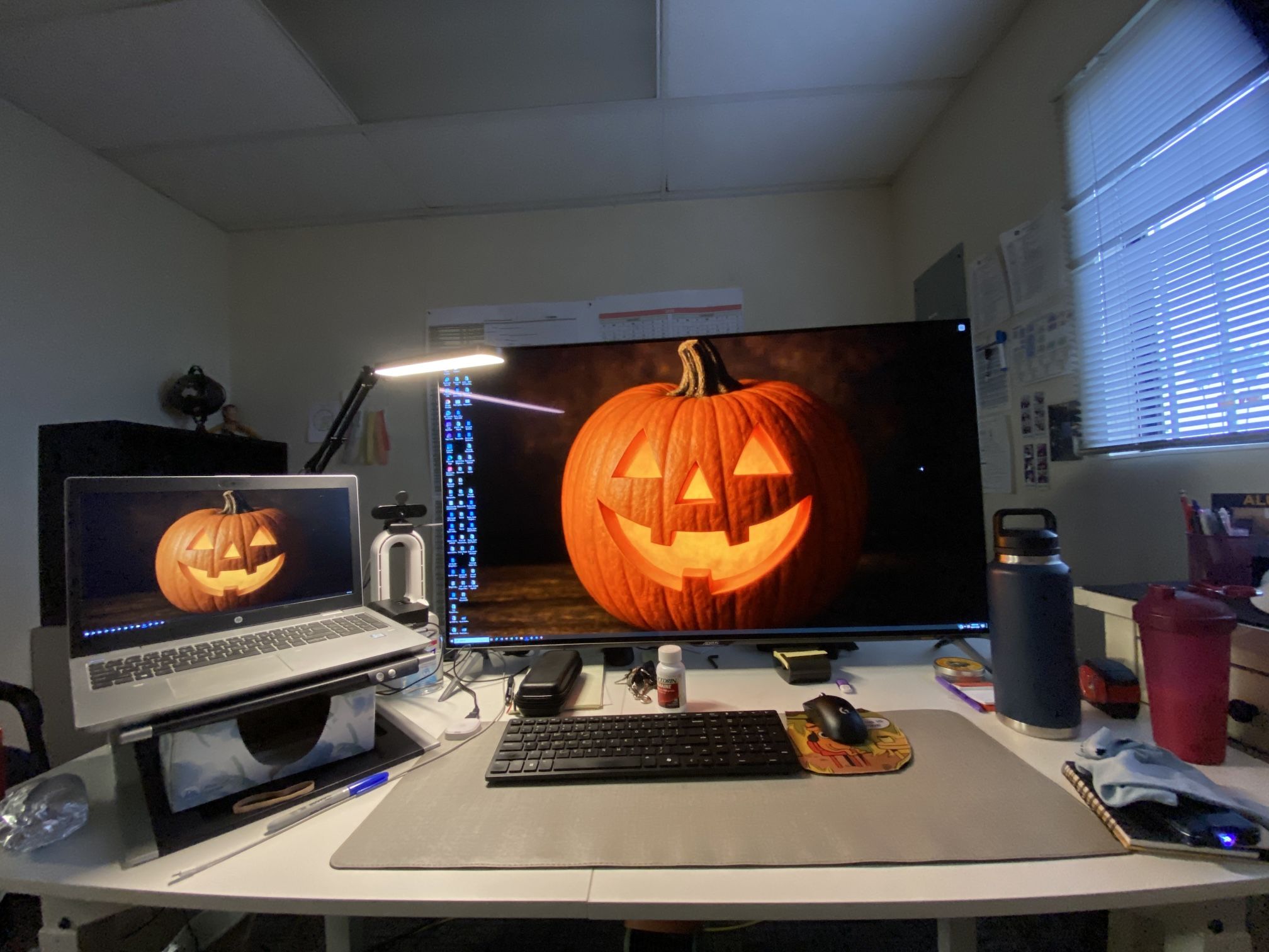 AORUS FO48U 48" 4K OLED Gaming Monitor, 3840x2160 , 120 Hz Refresh Rate, 1ms Response Time (GTG), 1x Display Port 1.4, 2x HDMI 2.1, 2x USB 3.0, with U