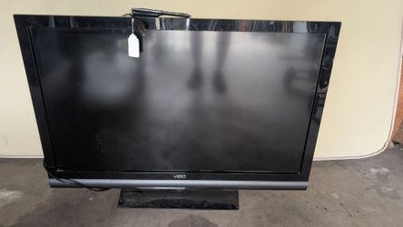 Vizio 46-in TV E421VA  flat screen 1080p LCD with remote, working