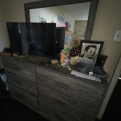 Grey Queen Bedroom Set - Bed, Dresser and nightstand - mattress not included $400