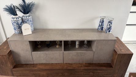 Tv console