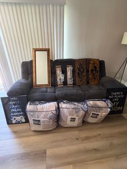 Selling home decor and comforter sets