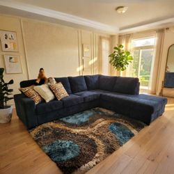 Comfortable L- shaped Sectional Couch in Navy Blue .Spacious & Stylish.