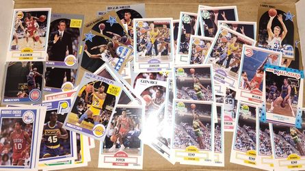 VINTAGE BASKETBALL CARDS MOSTLY ALL STARS MINT