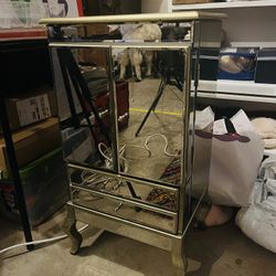 Mirror Sidetable