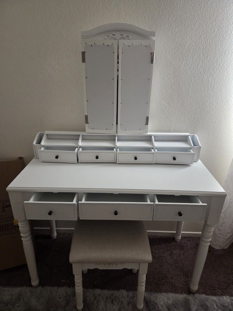 Soares Vanity Set With Stool By House Of Hampton