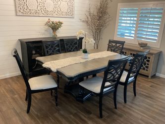 Dinning Table