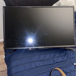 Sceptre 32in TV With Roku & Remotes