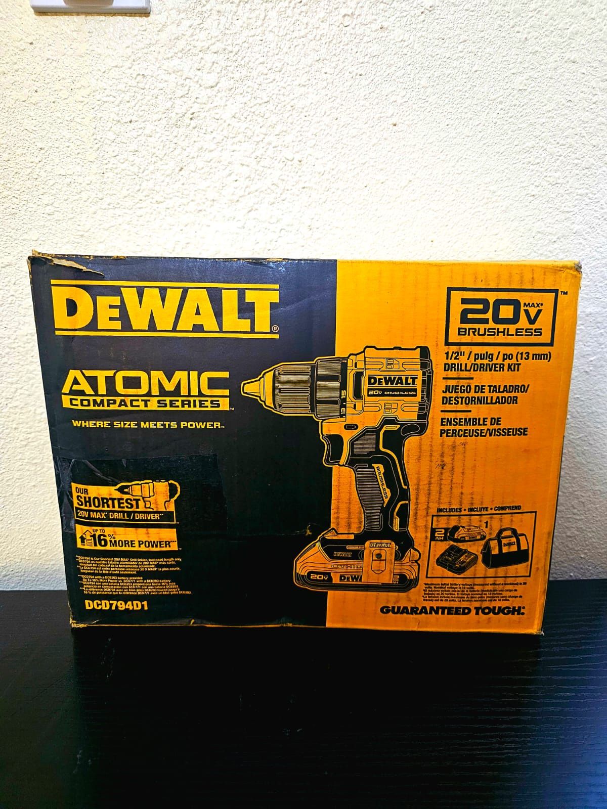 DEWALT ATOMIC 20V IMPACT DRILL KIT