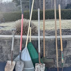 Bulk Shovels And Rakes