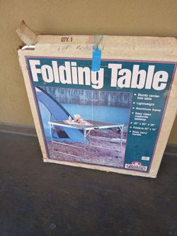 Folding table