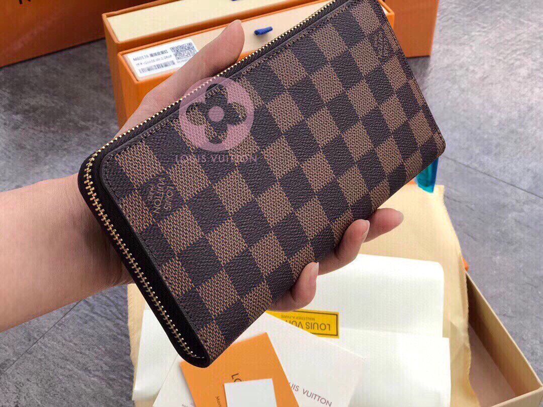 Wallet Louis Vuitton Brown in Other - 29490664
