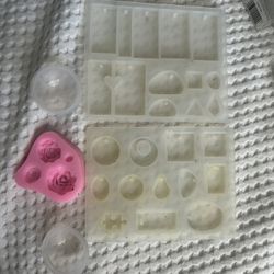 Resin molds/moldes de resina 