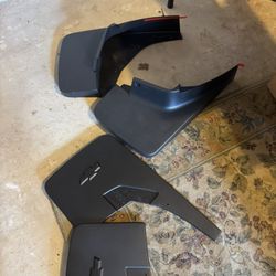 New In Box Chevy 2014-18 Mud Flaps Or Splash Guards 
