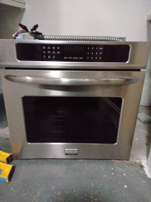 FRIGIDAIRE Convection Oven