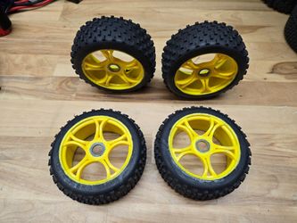 2 Buggy RC 17mm Wheels (2 Are Broken)