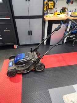 Kobalt self propelled lawnmower 80 volt with bagger , 2 batteries and charger