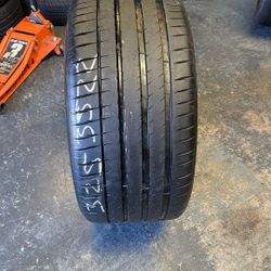 1 Used Tire 325/35/22 Michelin Pilot Sport 4s