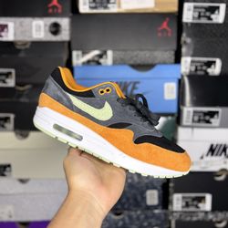 Size 8.5M - Nike Air Max “Duck Honey Dew”