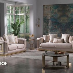 Brand New Sofa And Love Seat In Velvet  In Stock For A Fast Delivery Or Pick  Up  