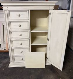 New born dresser
