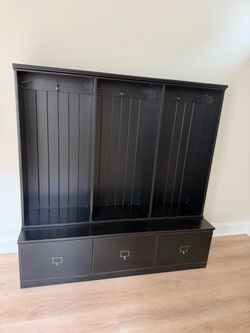 Ballard design cubbies with storage drawers