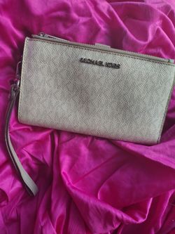 Michael Kors Wristlet Wallet