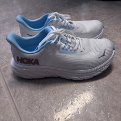 Hokas Size 7 Women