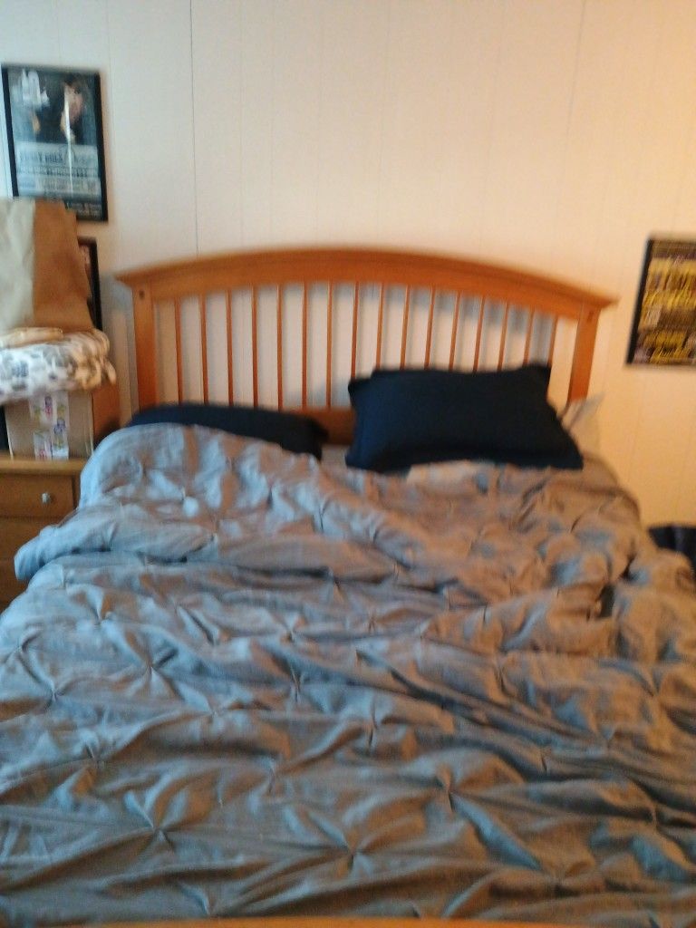 Queen Size Bedroom Set