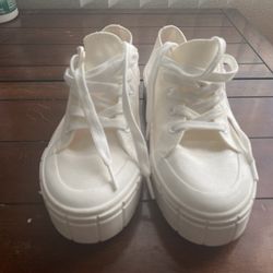tennis shoes women saze 10, White, Rubber Sole, Textile Upper, Laced Upper, New.