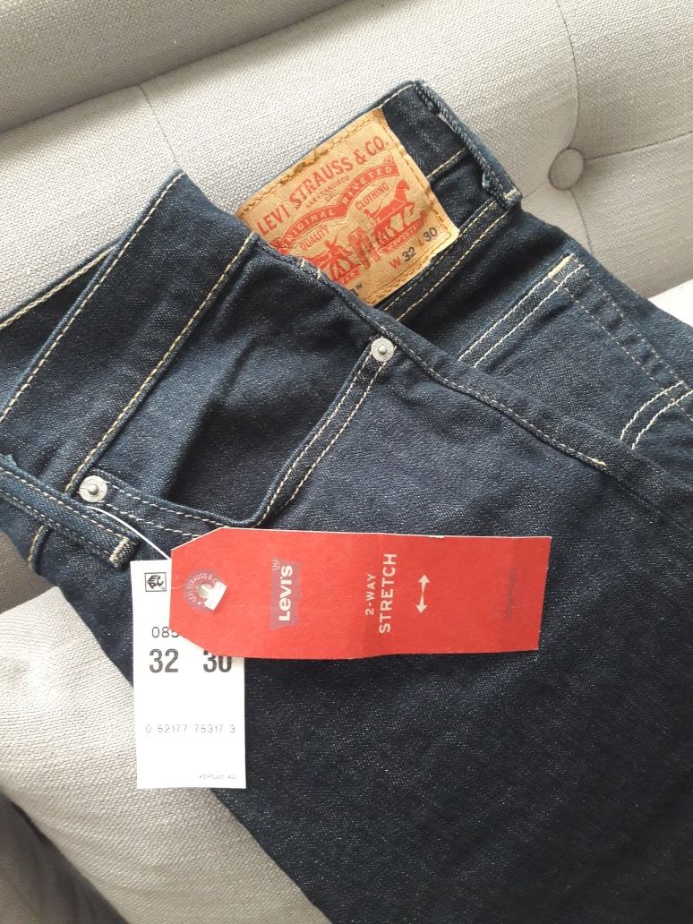 Levi jeans 32x30