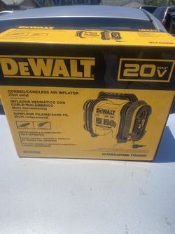 DEWALT 20V MAX Cordless Electric Portable Inflator (Tool Only